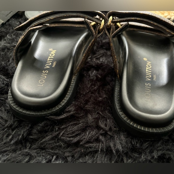 WMNS LOUIS VUITTON SUNSET FLAT COMFORT SANDAL - Picture 7 of 7